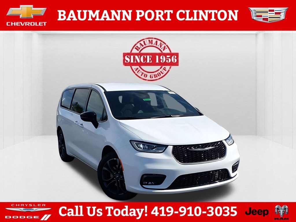 New 2026 Chrysler Pacifica SELECT Passenger Van