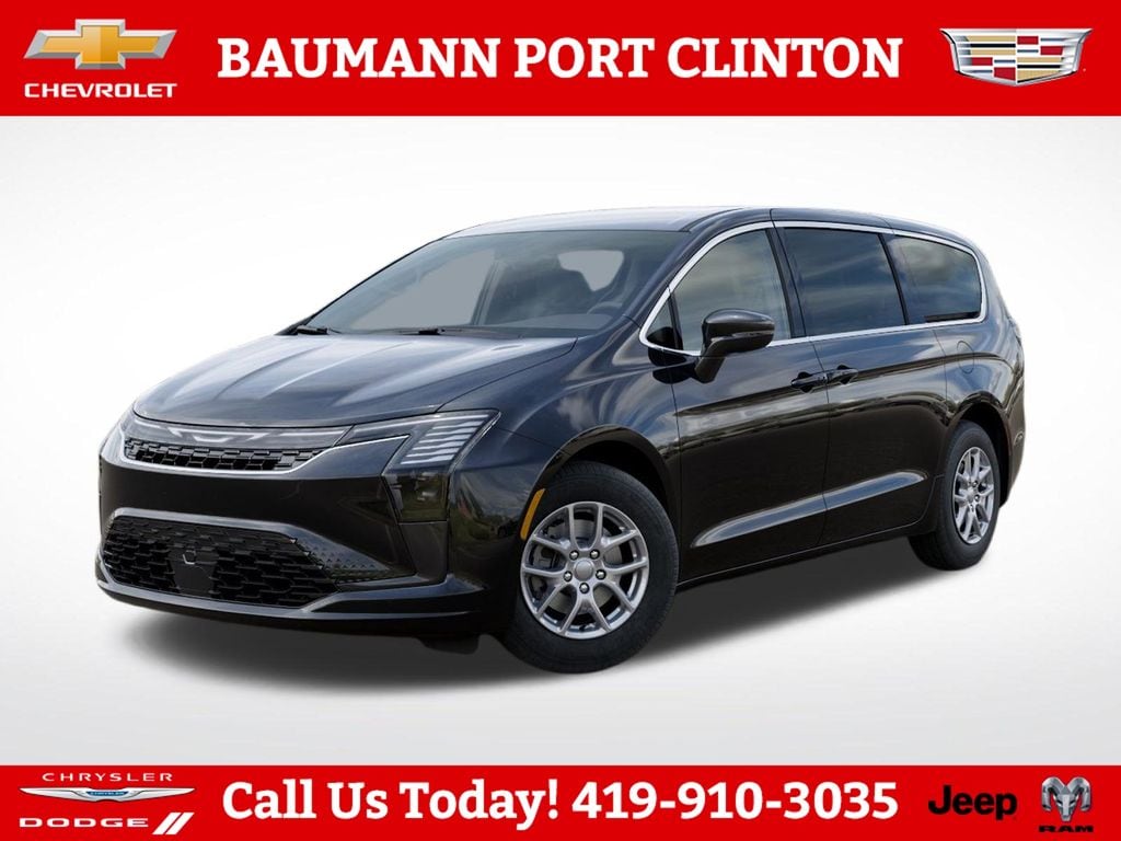2027 Chrysler Pacifica Select's photo
