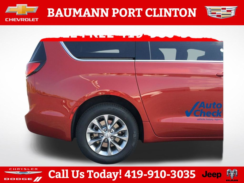 2026 Chrysler Pacifica Select - Photo 27