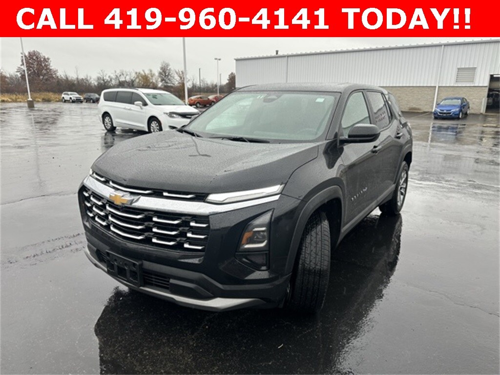 2025 Chevrolet Equinox LT photo 3