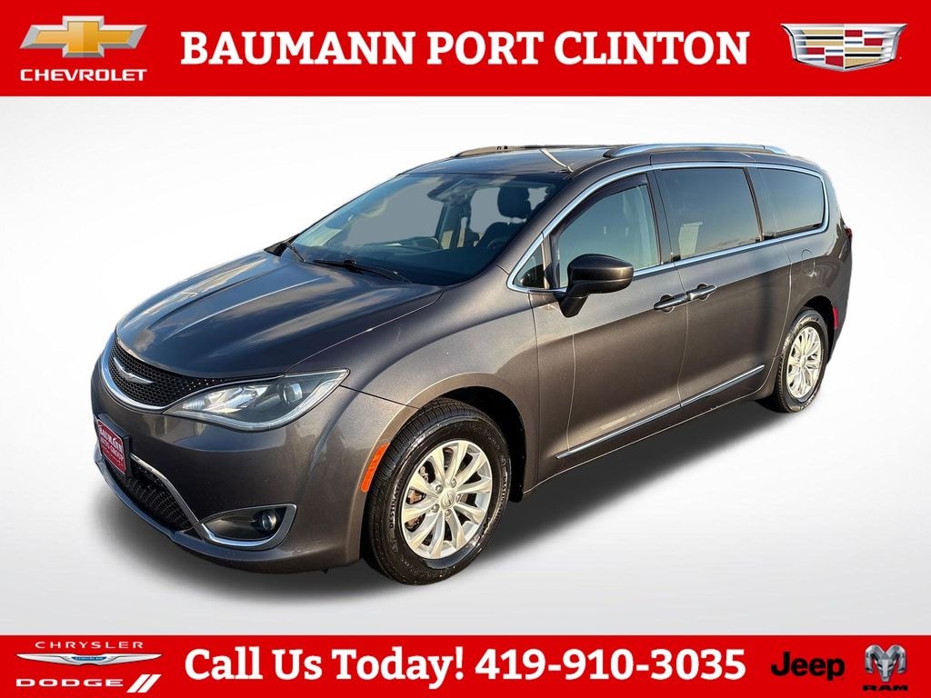 Used 2018 Chrysler Pacifica Touring L Minivan/Van