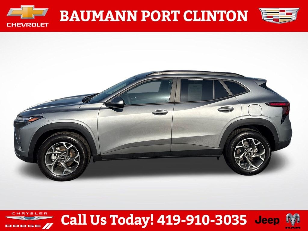 Used 2025 Chevrolet Trax LT SUV