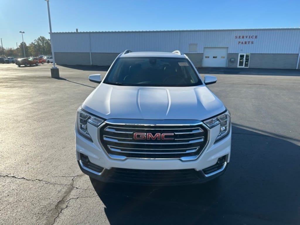 Used 2024 GMC Terrain SLT SUV