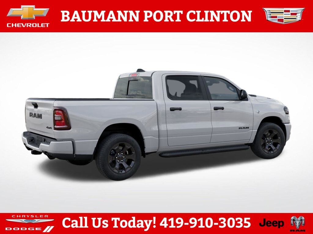 New 2026 Ram 1500 EXPRESS CREW CAB 4X4 5'7 BOX Pickup
