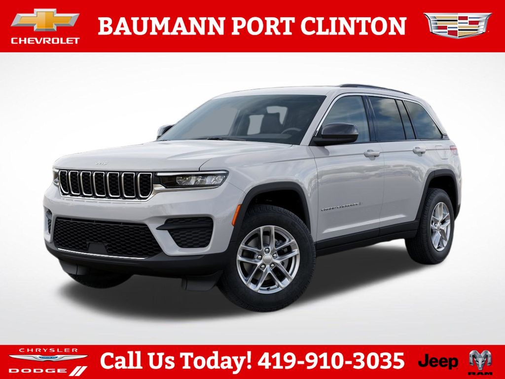 2026 Jeep Grand Cherokee Laredo 4x4's photo