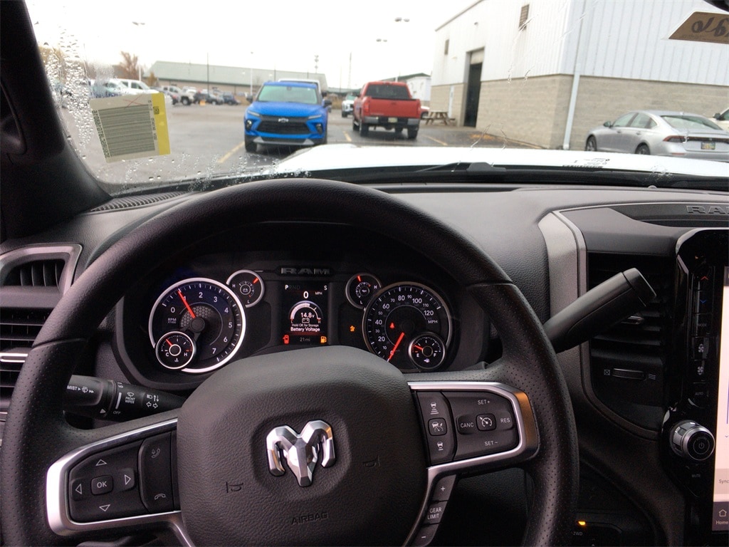 New 2026 Ram 2500 BLACK EXPRESS CREW CAB 4X4 6'4 BOX Pickup