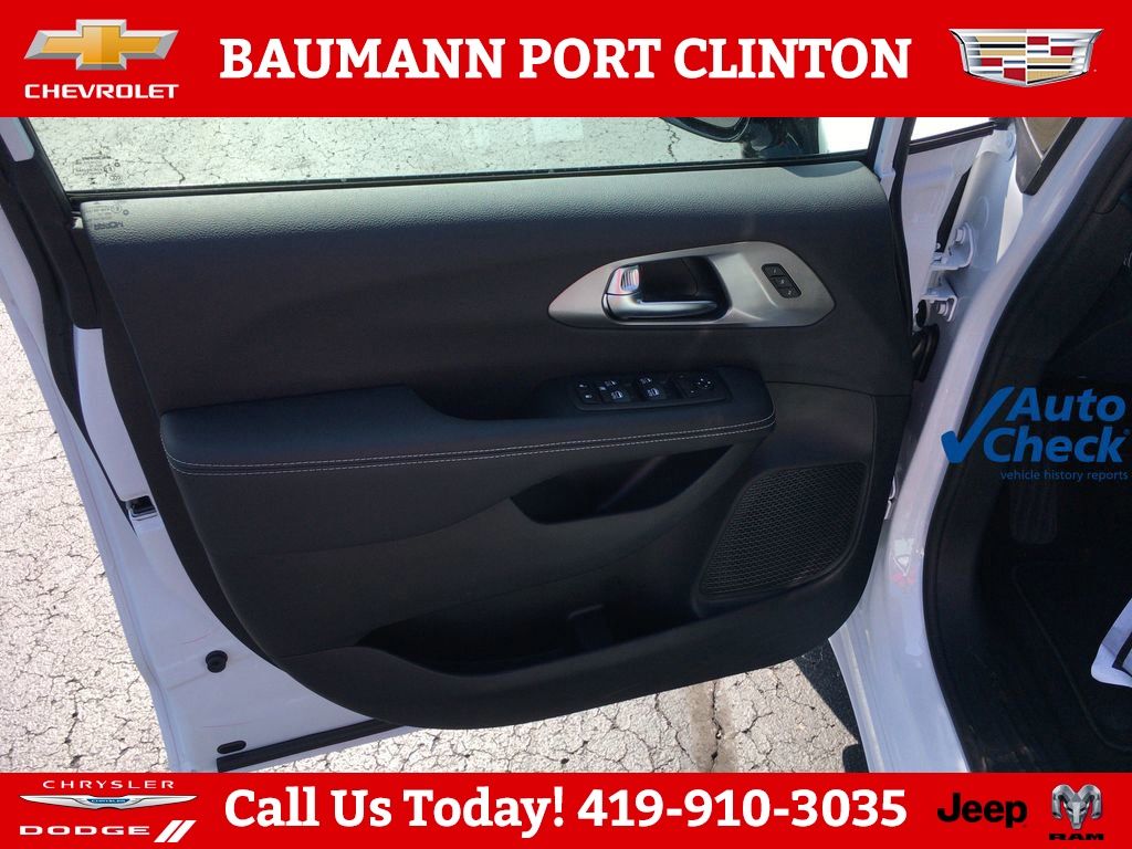 2026 Chrysler Pacifica Select - Photo 2
