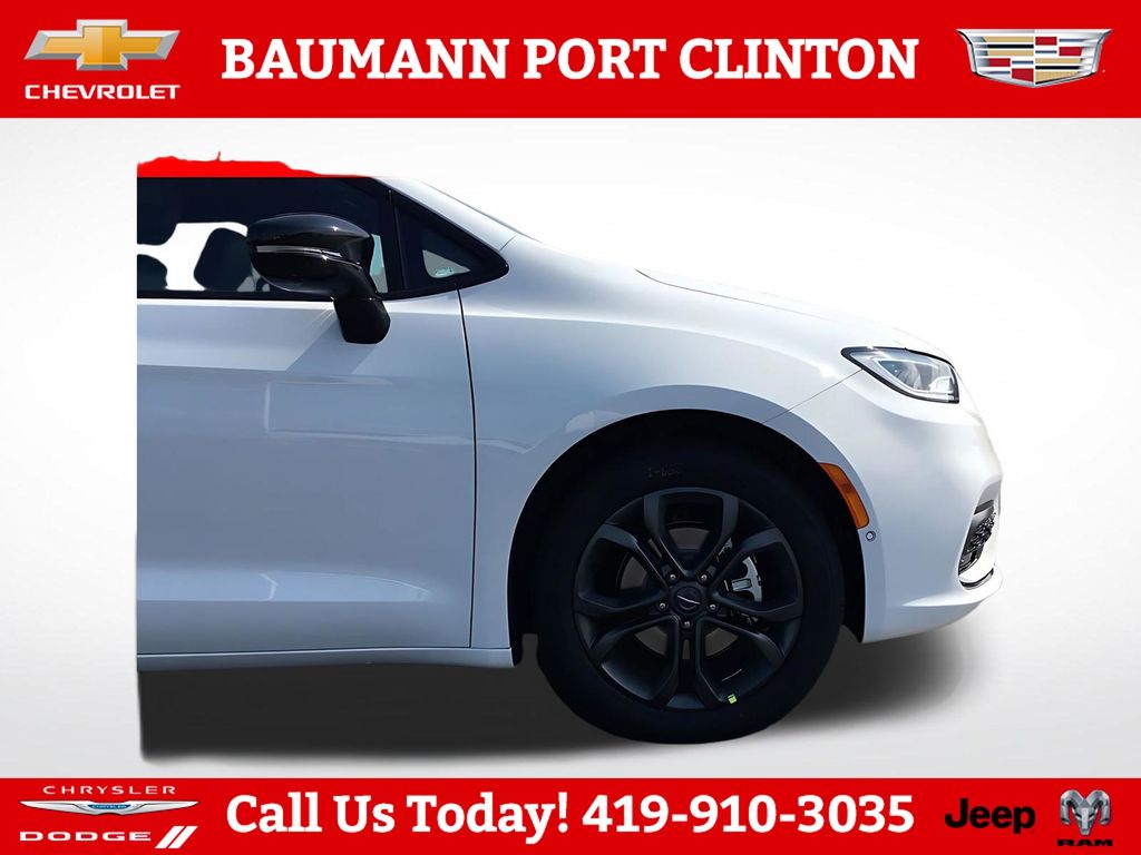2026 Chrysler Pacifica Select - Photo 26