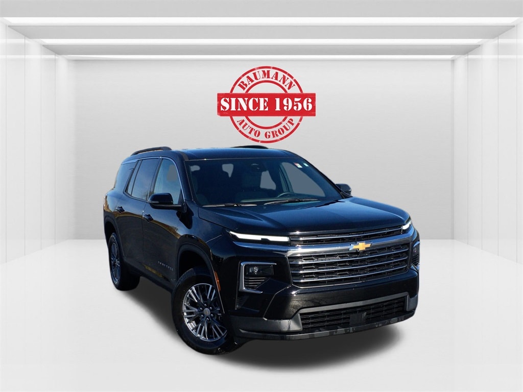Used 2025 Chevrolet Traverse LT SUV
