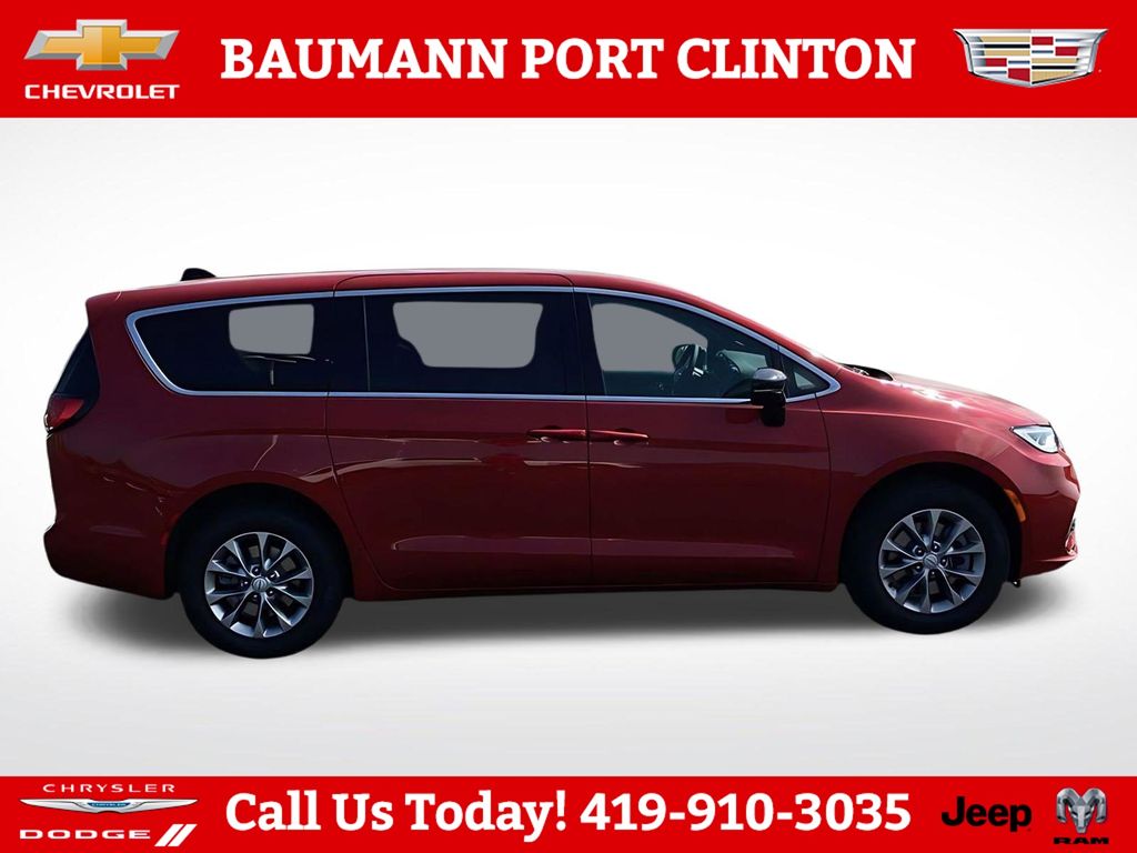 2026 Chrysler Pacifica Select - Photo 4