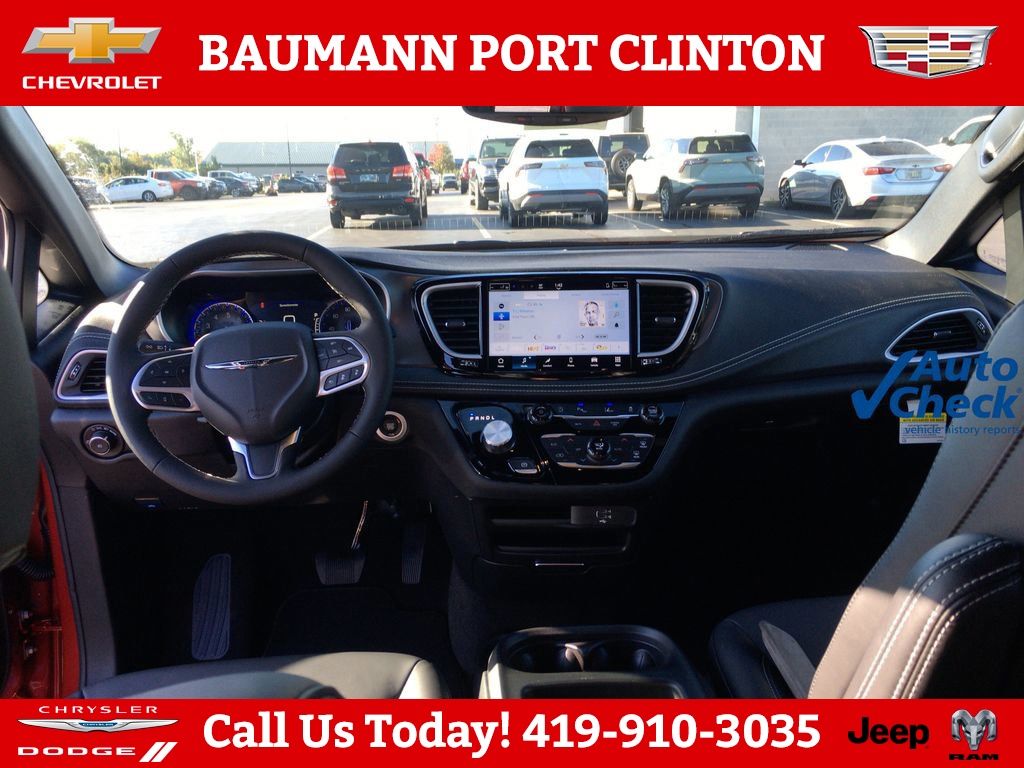 2026 Chrysler Pacifica Select - Photo 17