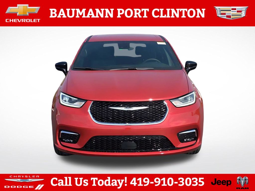 2026 Chrysler Pacifica Select - Photo 11