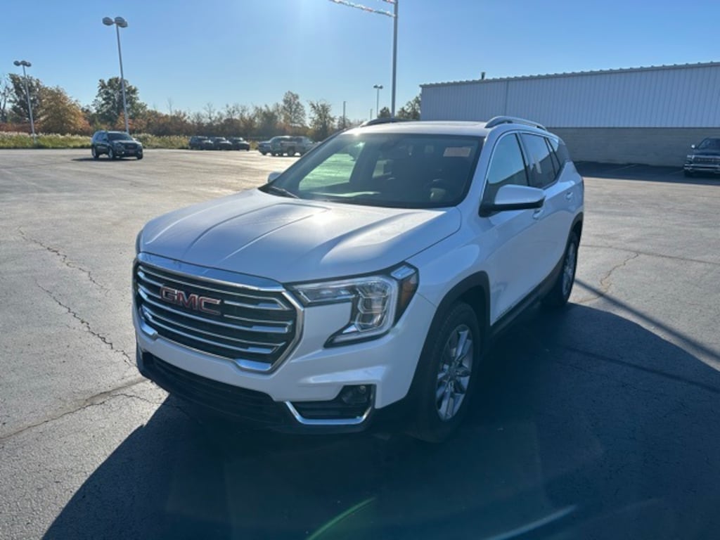 Used 2024 GMC Terrain SLT SUV