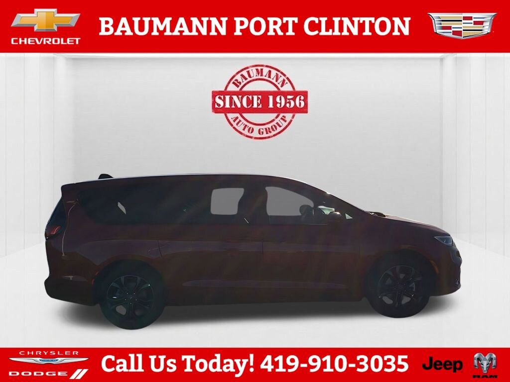 New 2026 Chrysler Pacifica SELECT Passenger Van