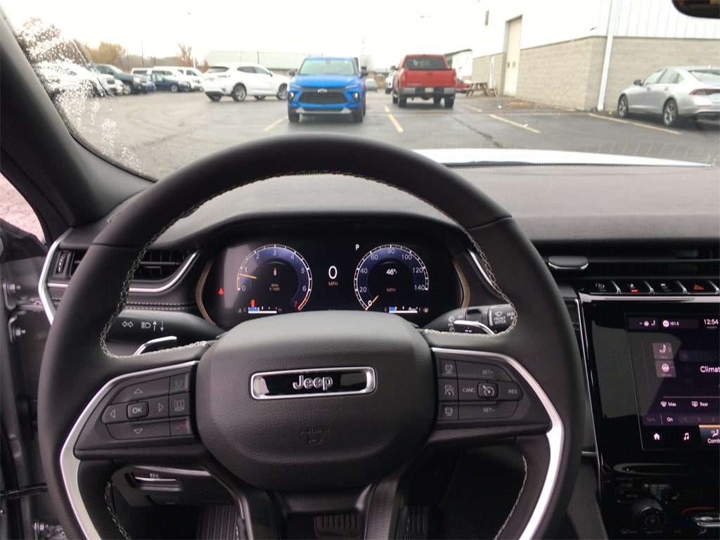 New 2025 Jeep Grand Cherokee LAREDO X 4X4 Sport Utility