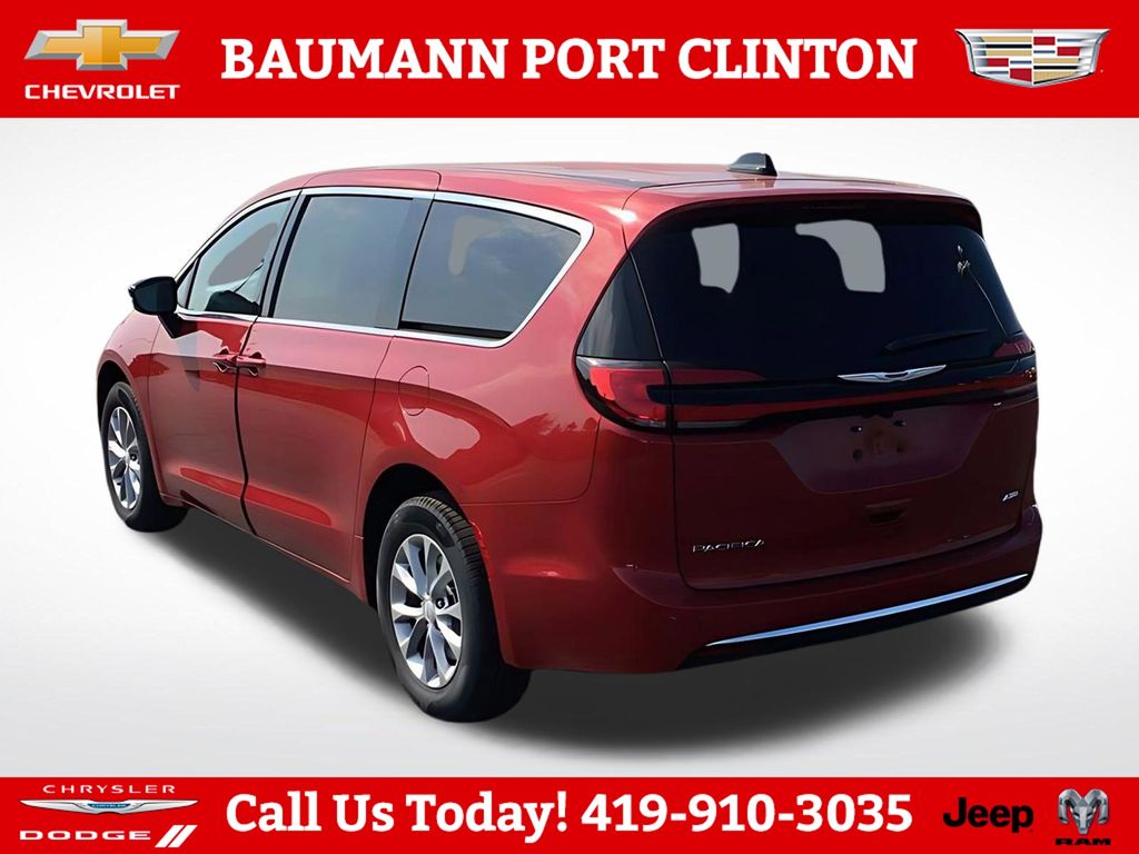 2026 Chrysler Pacifica Select - Photo 8