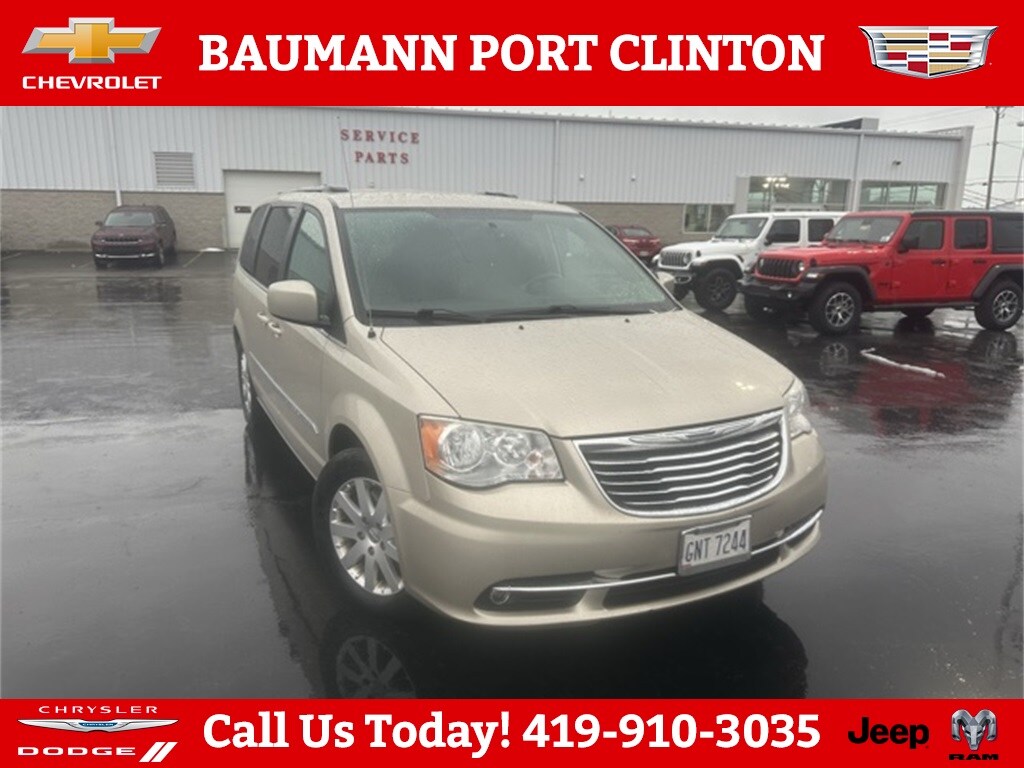 Used 2013 Chrysler Town & Country Touring Minivan/Van