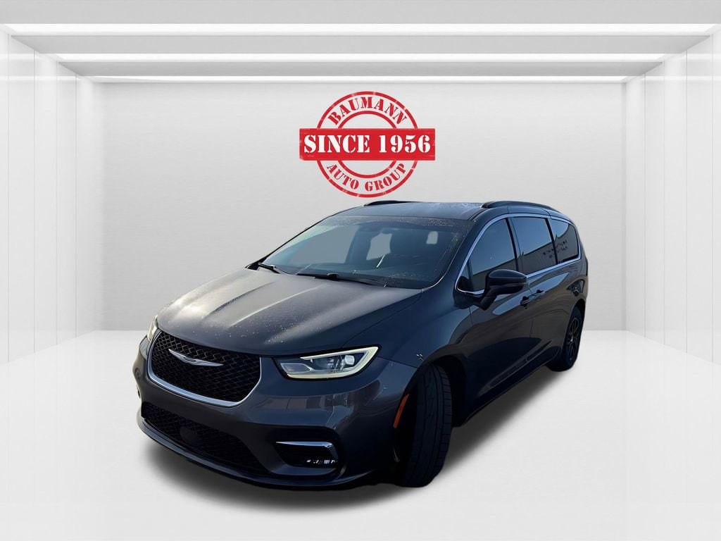 Used 2022 Chrysler Pacifica Touring L