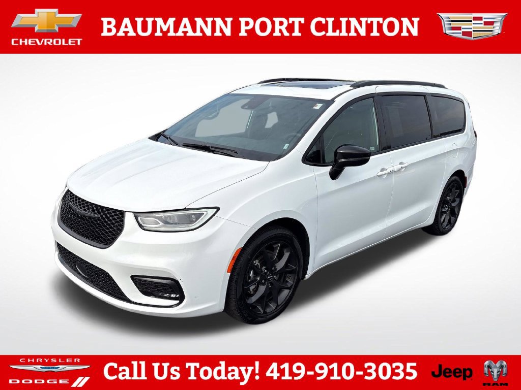Used 2025 Chrysler Pacifica Limited