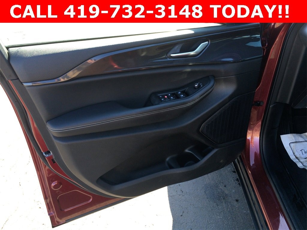 Used 2023 Jeep Grand Cherokee L Altitude