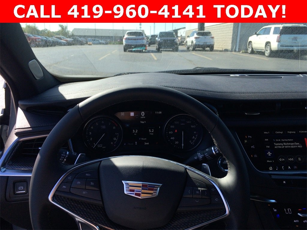 New 2025 CADILLAC XT5 Sport SUV