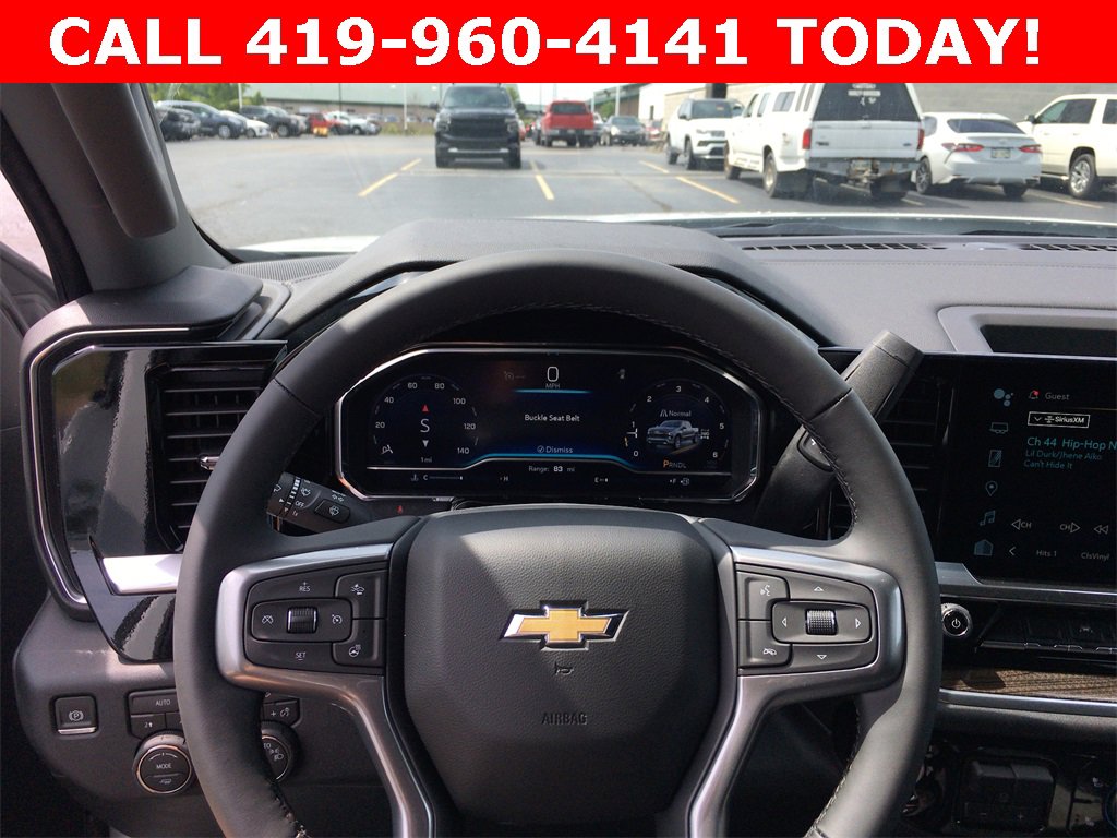 2025 Chevrolet Silverado 1500 LT photo 3