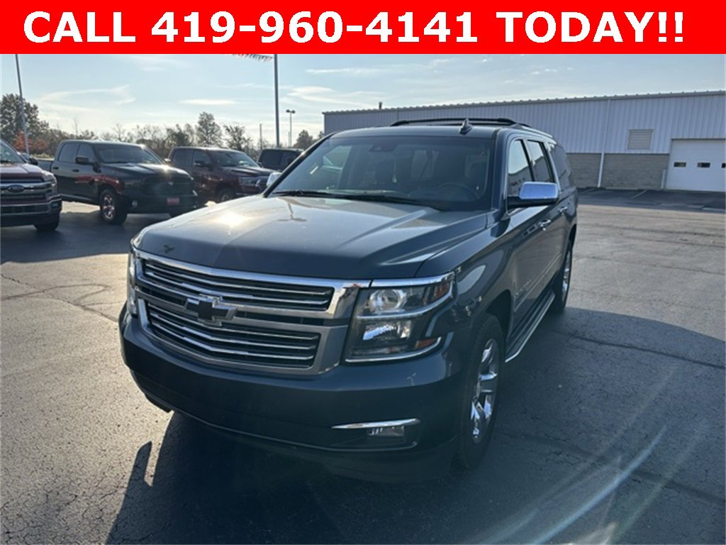 2019 Chevrolet Suburban Premier photo 2