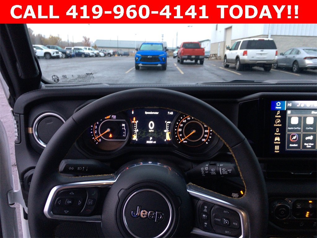 2024 Jeep Wrangler Sahara photo 3