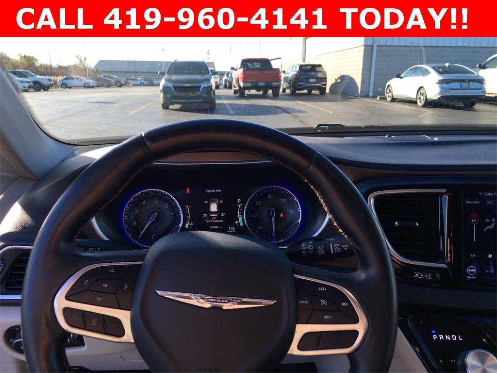 2018 Chrysler Pacifica Touring Plus photo 3