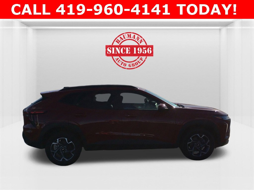 2026 Chevrolet Trax LT photo 2