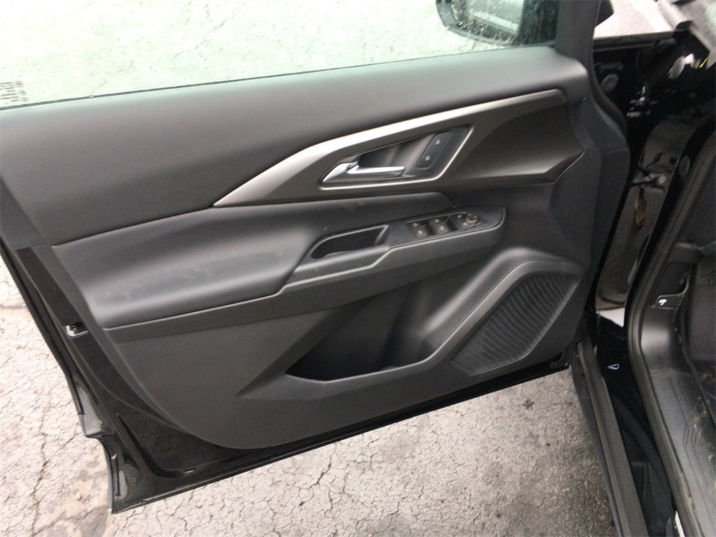 2026 Chevrolet Equinox EV 1LT photo 2