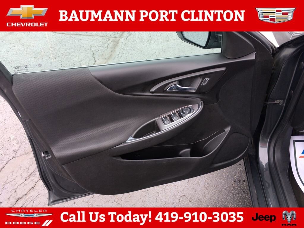 Used 2018 Chevrolet Malibu LT Car