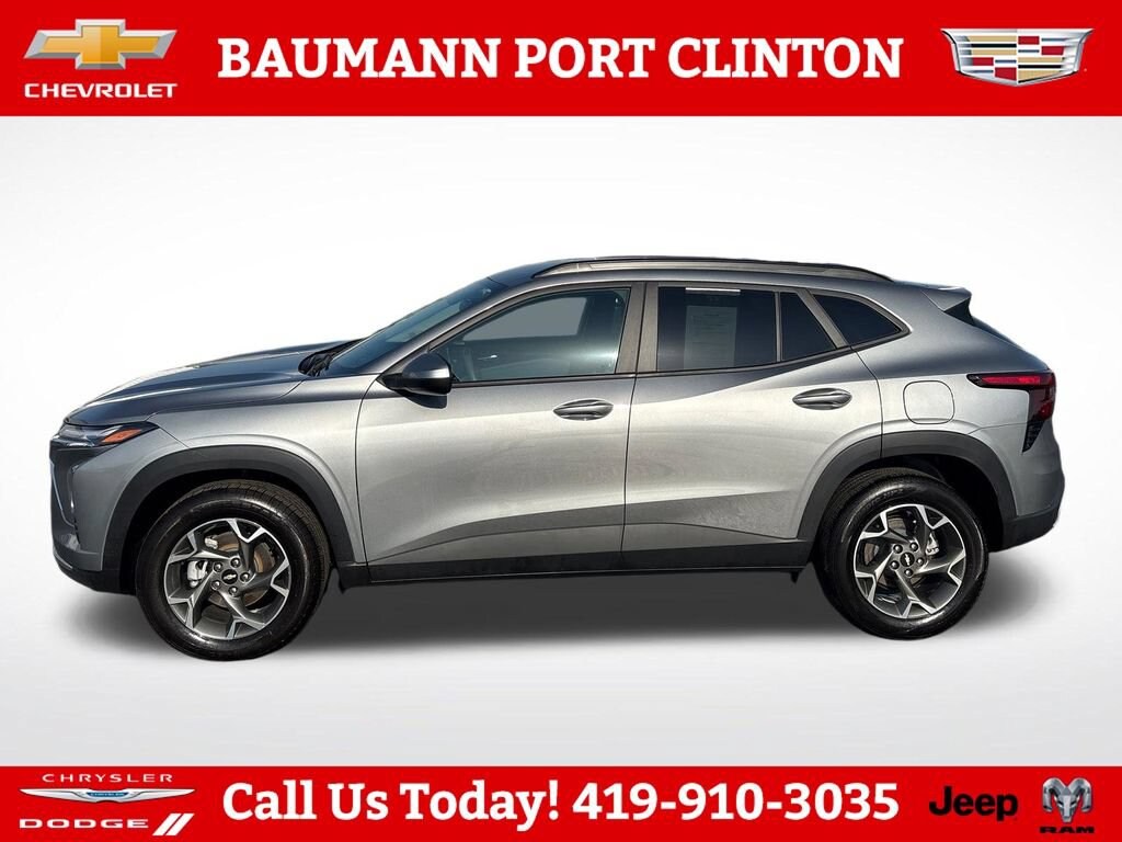 Used 2025 Chevrolet Trax LT SUV