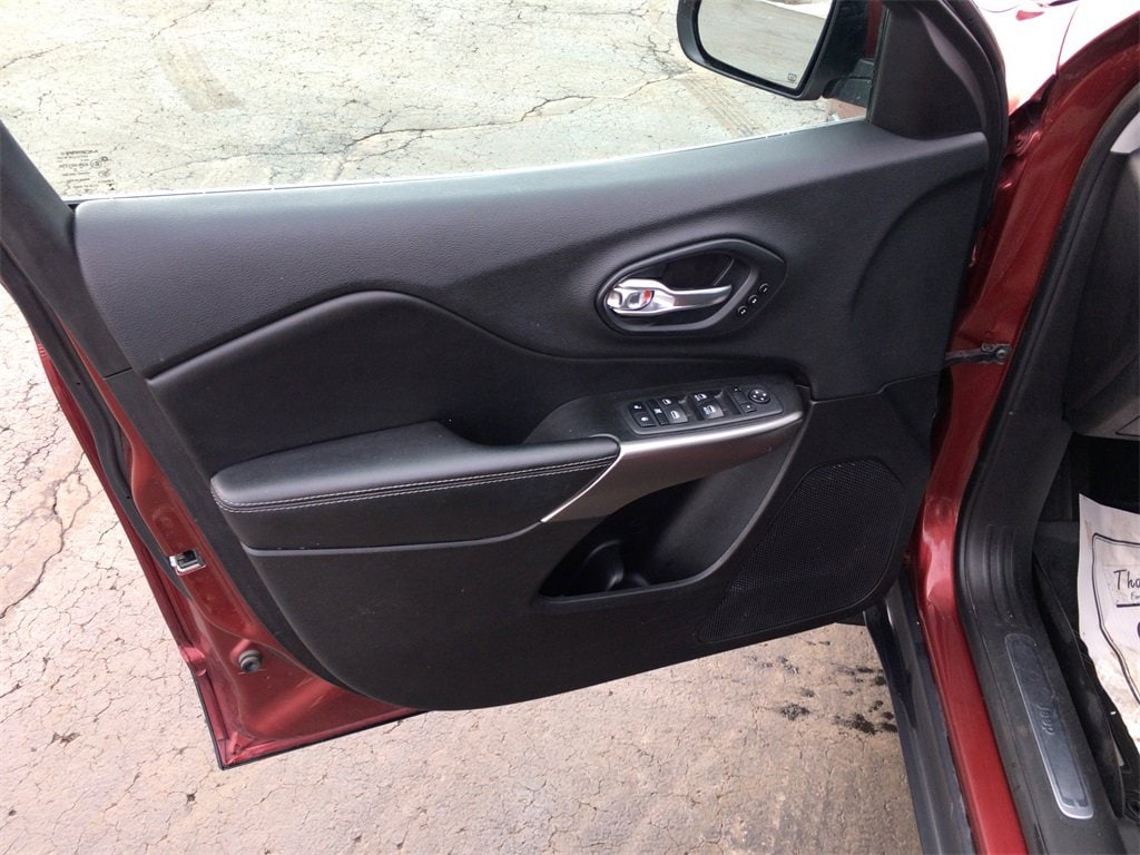 Used 2019 Jeep Cherokee Limited with VIN 1C4PJMDX6KD440651 for sale in Port Clinton, OH