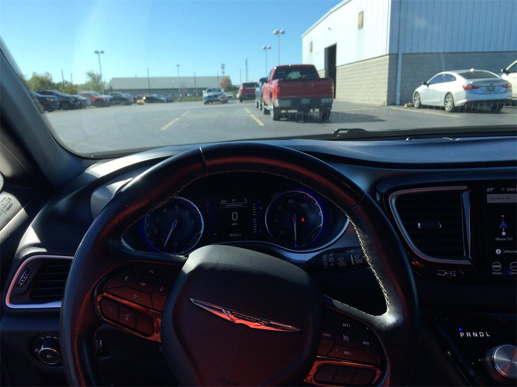 2020 Chrysler Pacifica Touring photo 3
