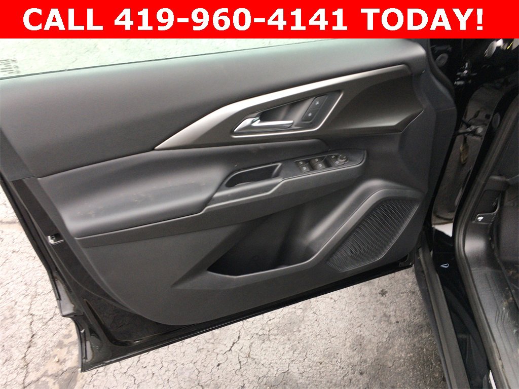 2026 Chevrolet Equinox EV 1LT photo 2