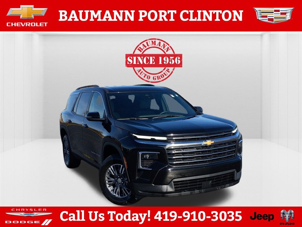 Used 2025 Chevrolet Traverse LT SUV