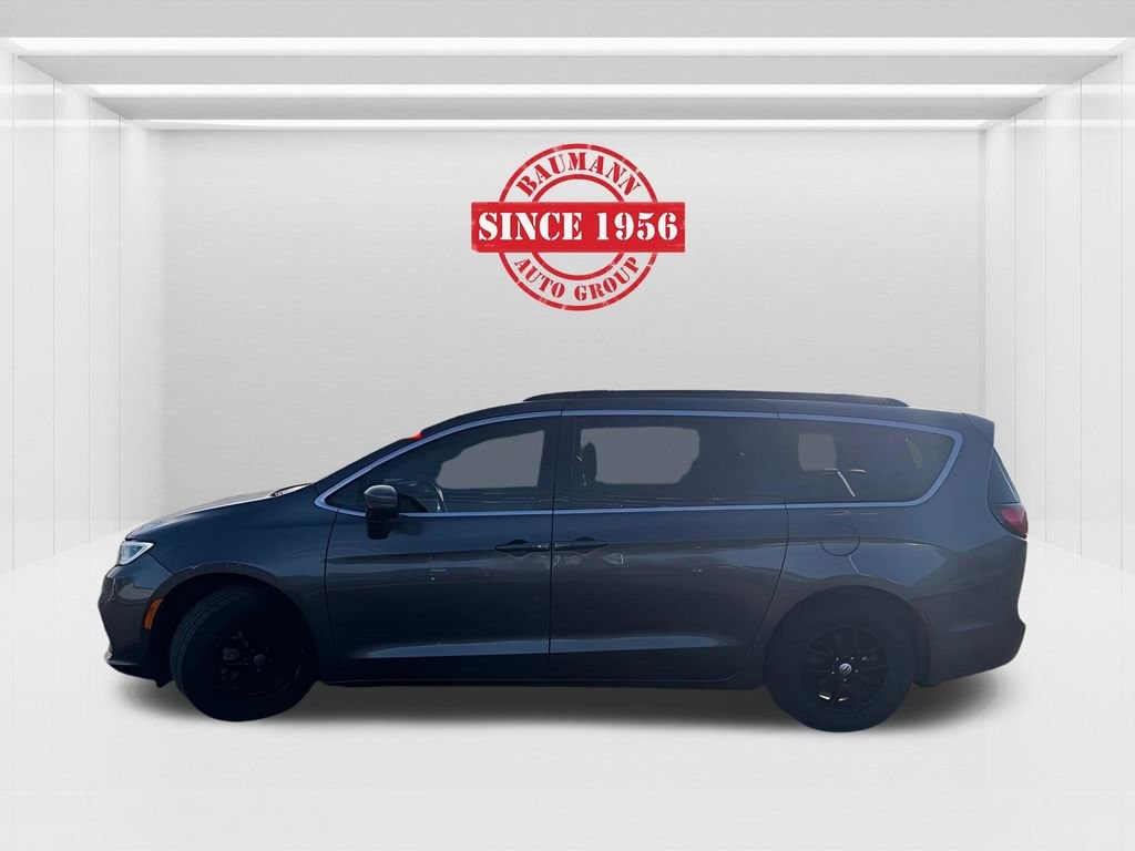 Used 2022 Chrysler Pacifica Touring L