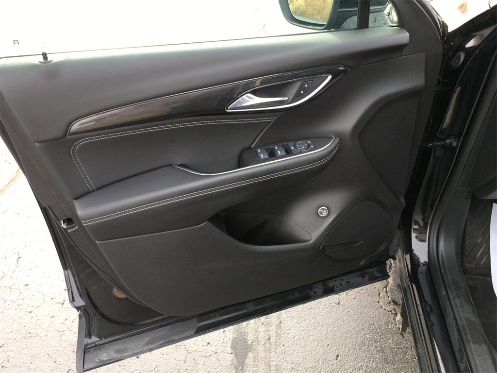 2022 Buick Envision Preferred photo 2