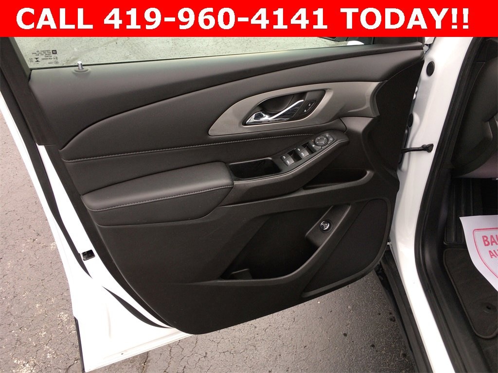 Used 2023 Chevrolet Traverse LT Cloth SUV