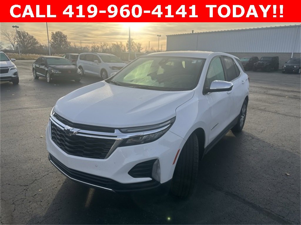 2022 Chevrolet Equinox LT photo 2