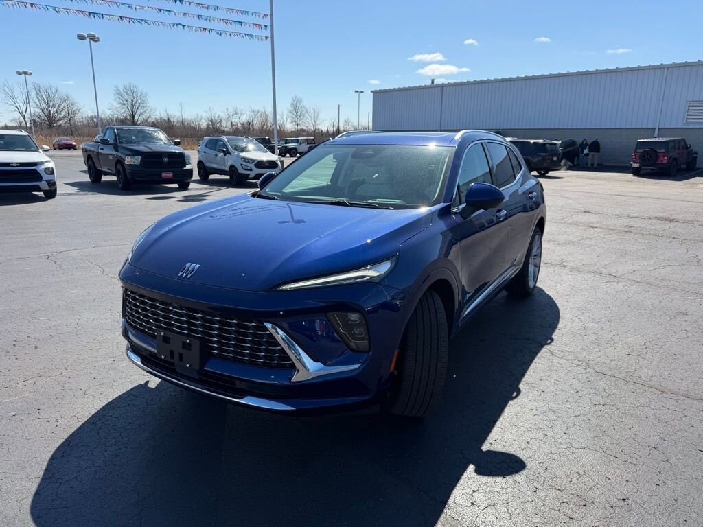 Used 2025 Buick Envision Avenir SUV