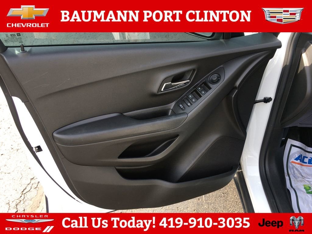 Used 2022 Chevrolet Trax LT with VIN KL7CJPSM0NB520548 for sale in Port Clinton, OH