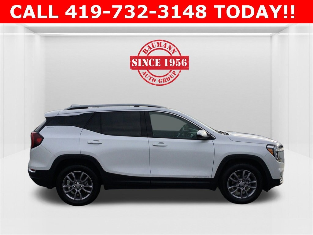 Used 2024 GMC Terrain SLT SUV