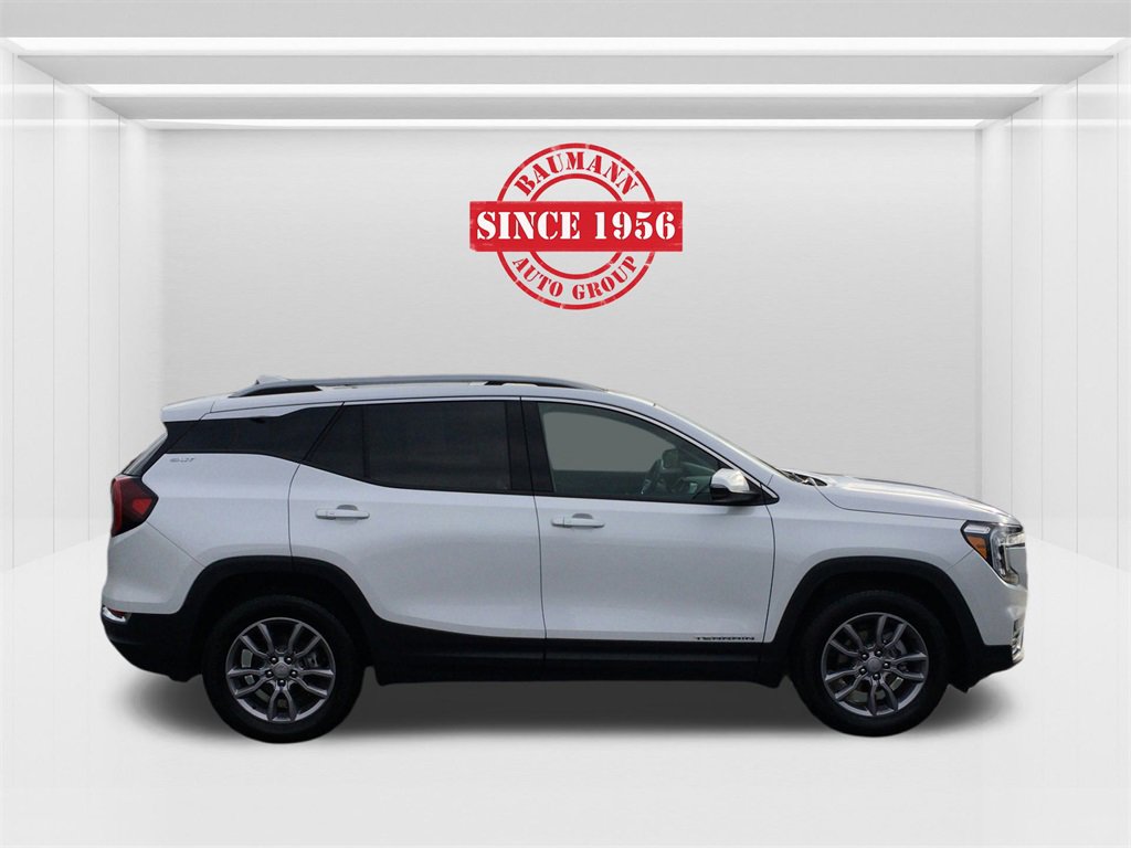 2024 Gmc Terrain SLT photo 3