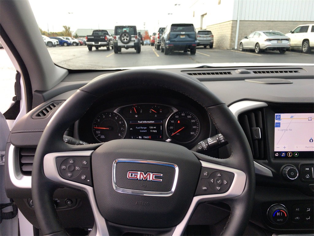 2024 Gmc Terrain SLT photo 2