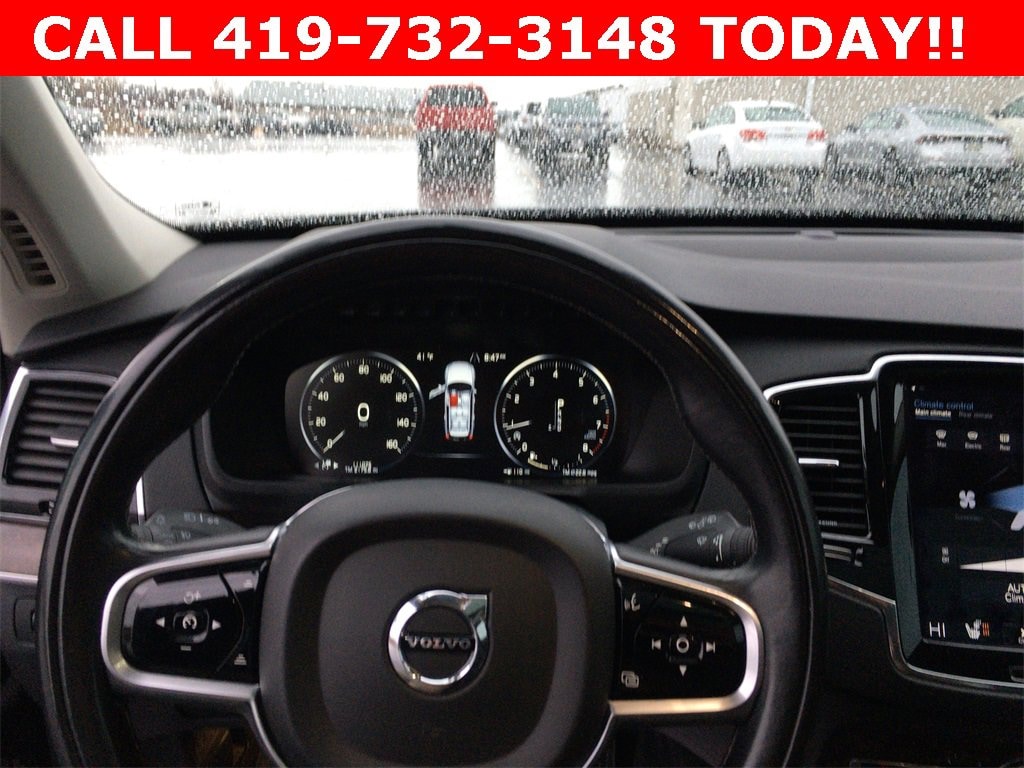 Used 2016 Volvo XC90 T6 Momentum