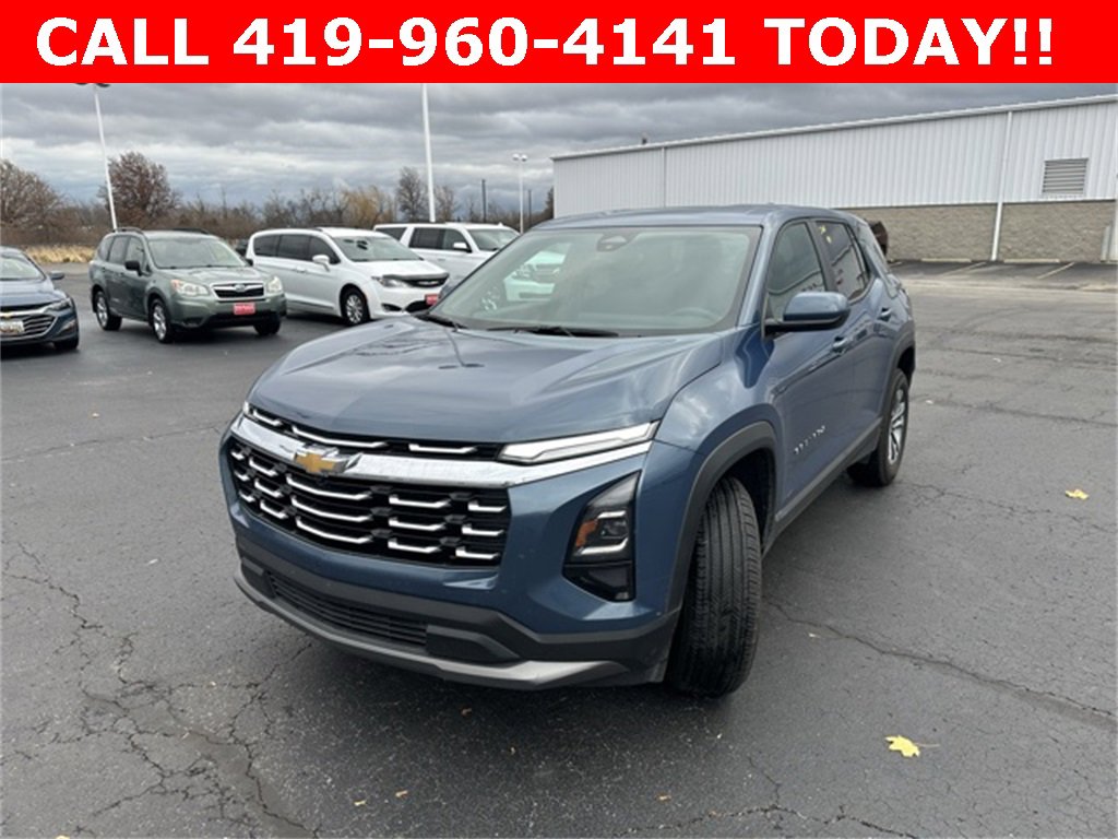 2025 Chevrolet Equinox LT photo 3