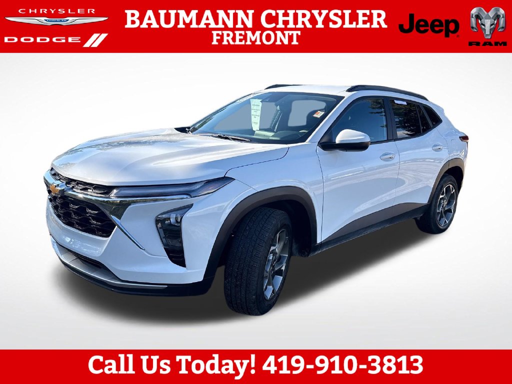 Used 2025 Chevrolet Trax LT SUV