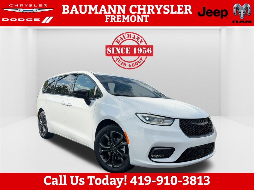 New 2026 Chrysler Pacifica SELECT Passenger Van